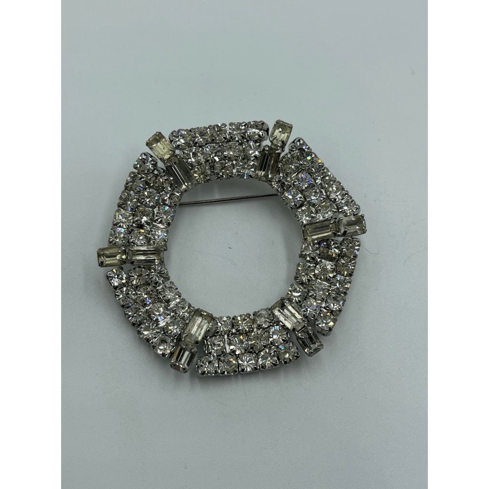 Vintage Unsigned High End Rhodium Plated & Rhinestone Geometric Brooch